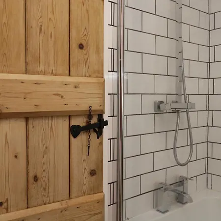 Mount Pleasant * Grange-over-Sands